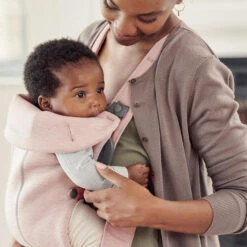BabyBjörn Porte-Bébé Mini Jersey 3D Rose Poudré - BABYBJÖRN -Baby Gear Soldes 7317680210777 3