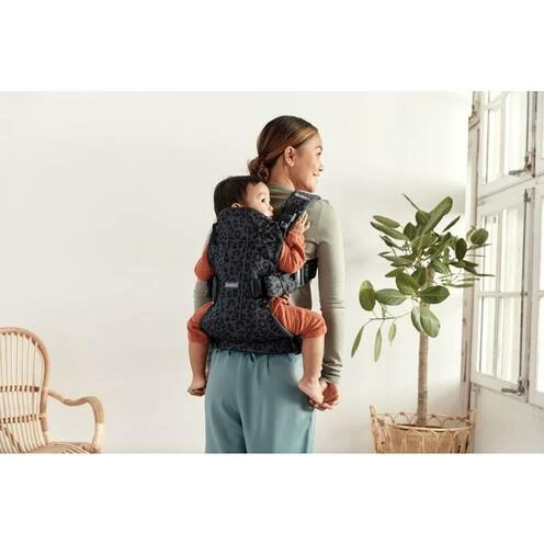 BabyBjörn Porte-Bébé One Air Mesh 3D Anthracite/Léopard - BABYBJÖRN 6 BabyBjörn Porte-Bébé One Air Mesh 3D Anthracite/Léopard - BABYBJÖRN - Image 4
